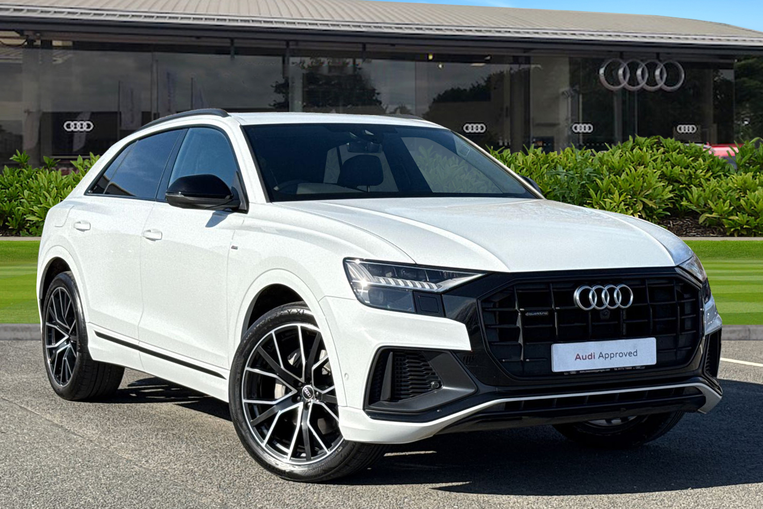 Main listing image - Audi Q8