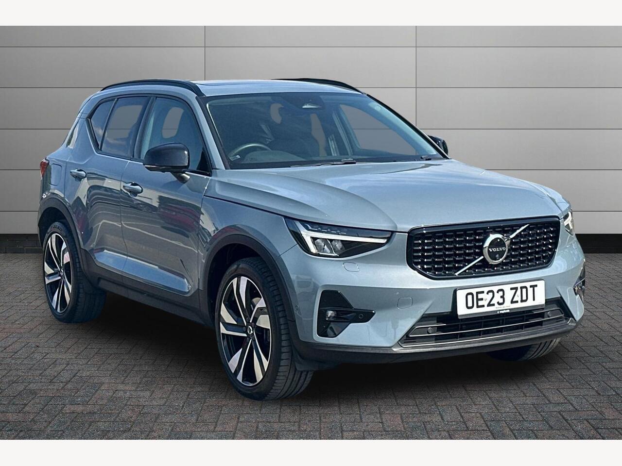 Main listing image - Volvo XC40