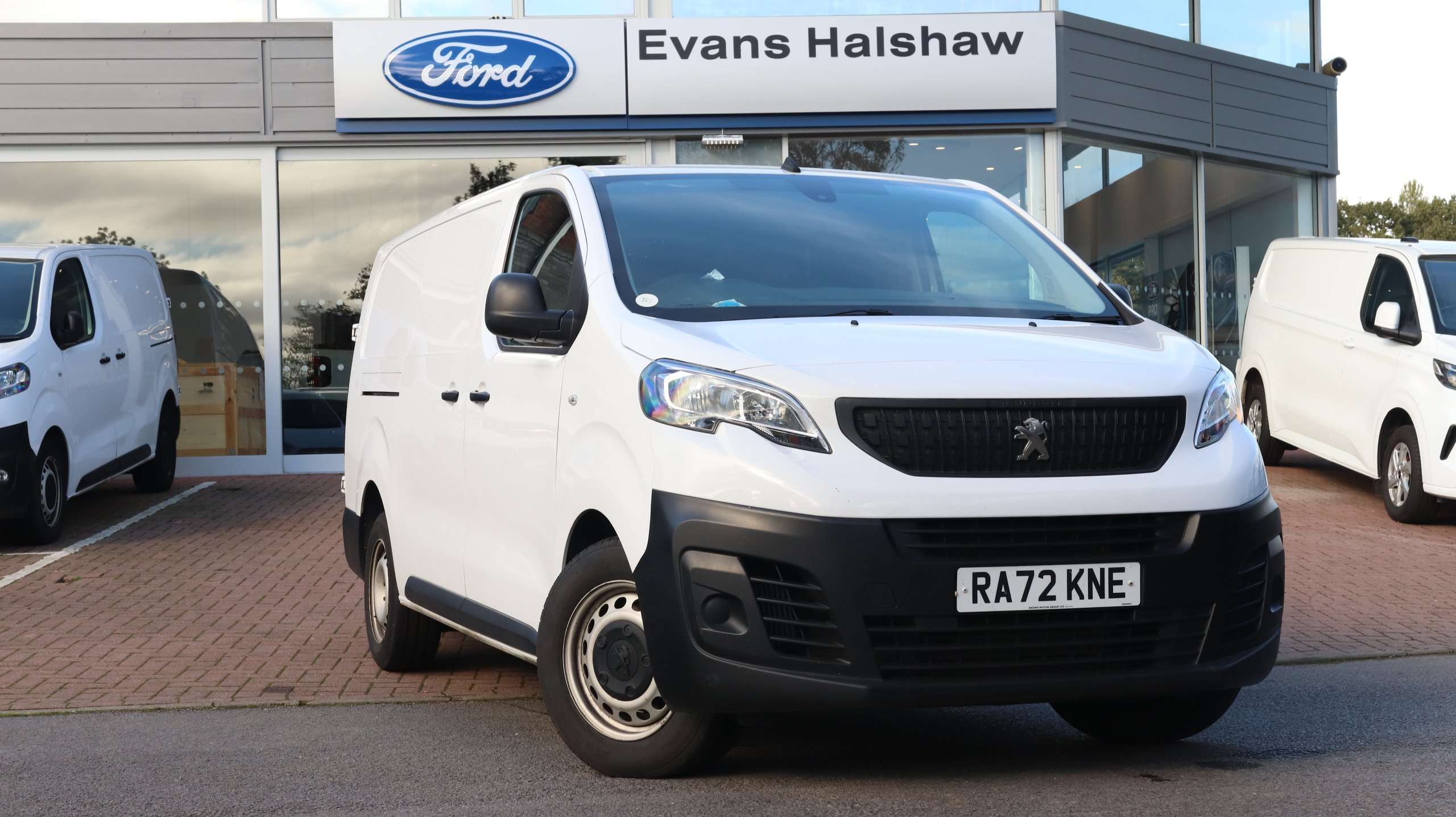 Main listing image - Peugeot Expert