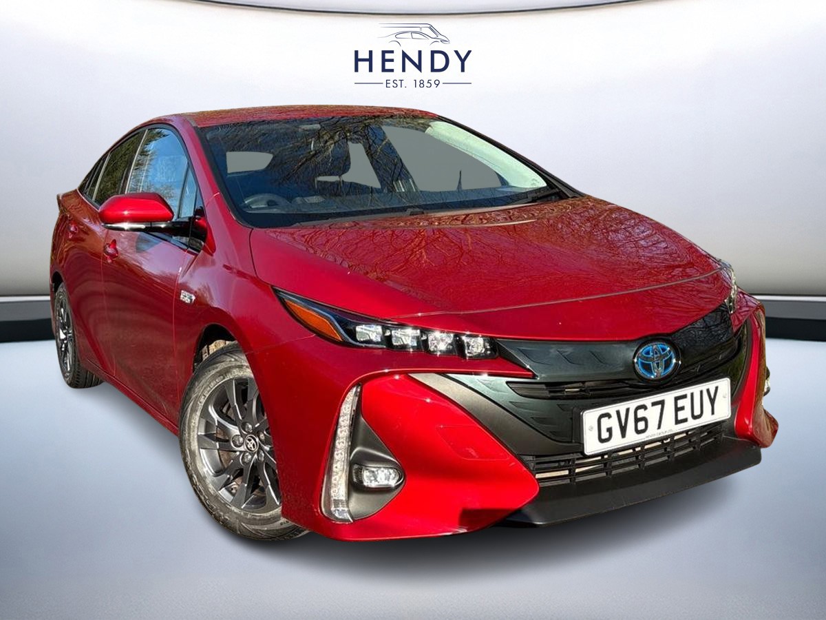 Main listing image - Toyota Prius Plug-In