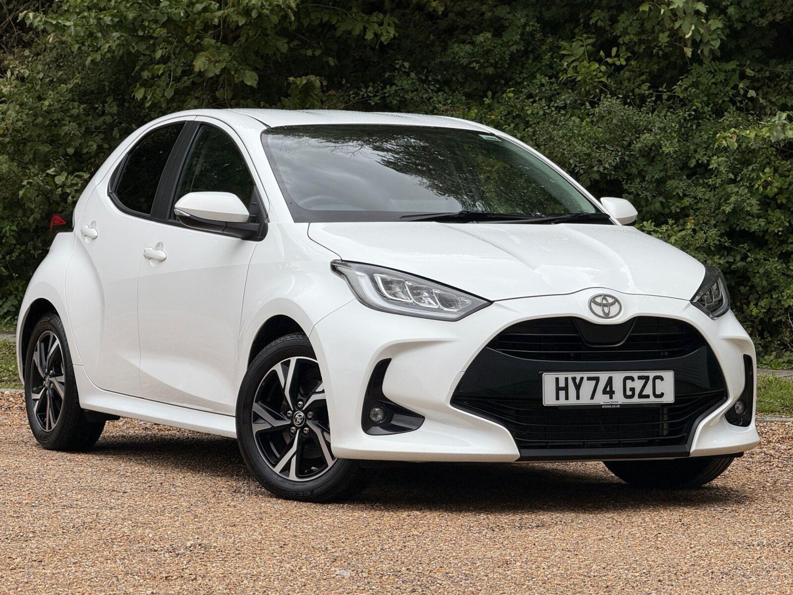 Main listing image - Toyota Yaris