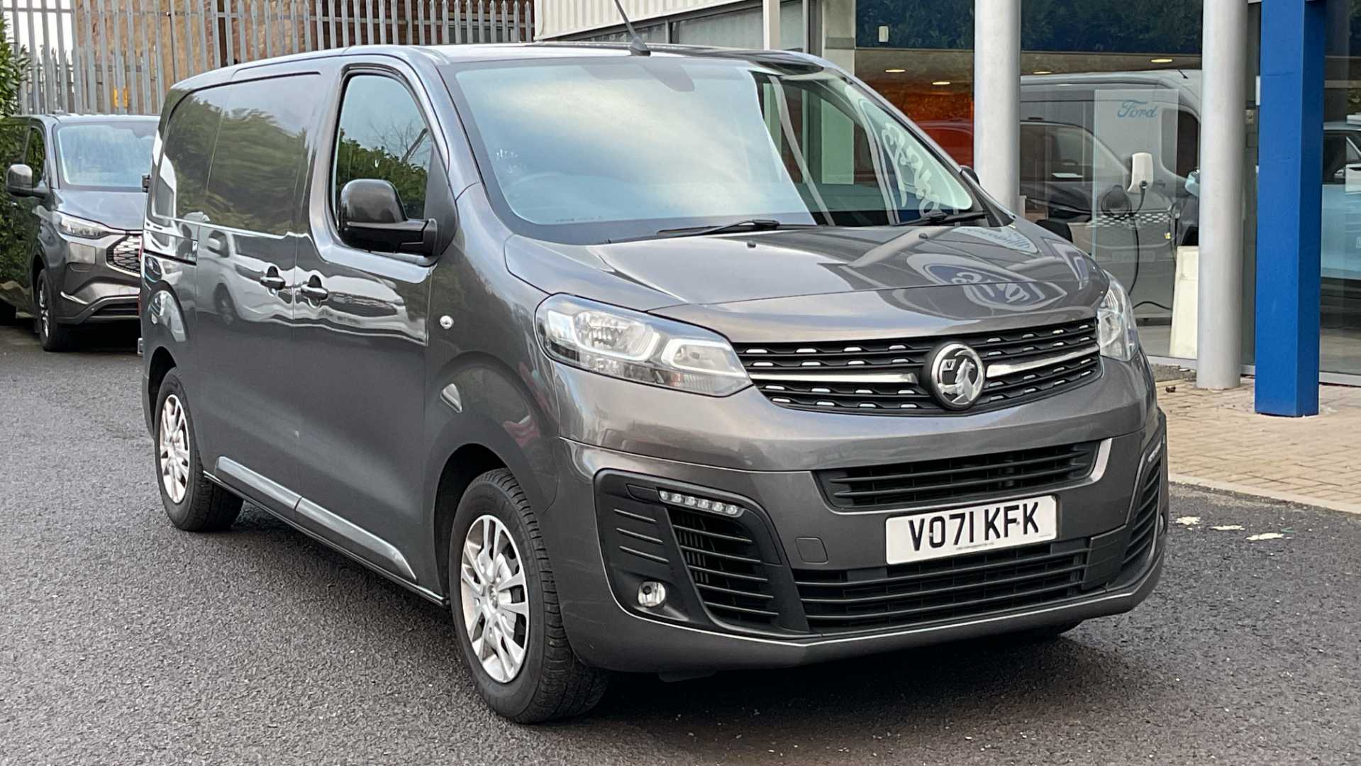 Main listing image - Vauxhall Vivaro