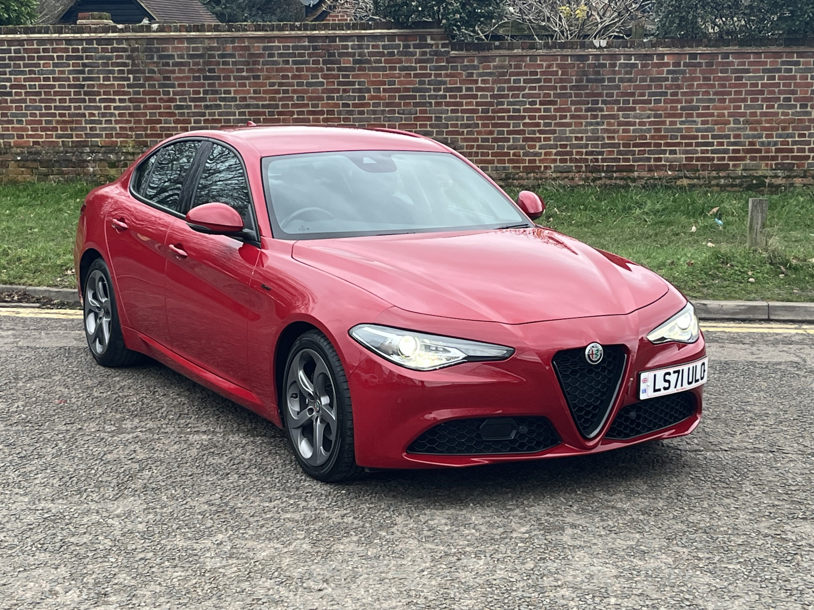 Main listing image - Alfa Romeo Giulia