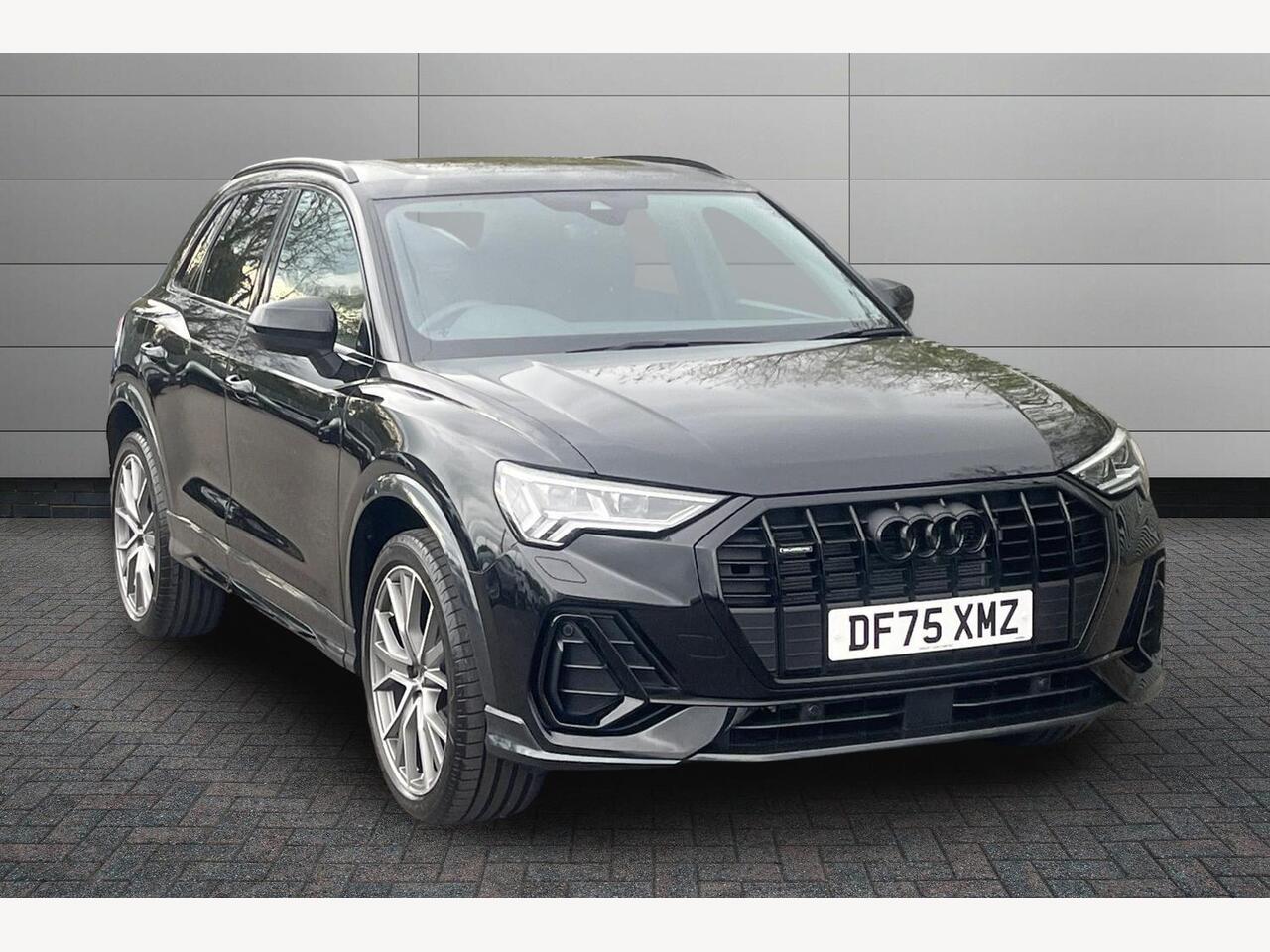 Main listing image - Audi Q3