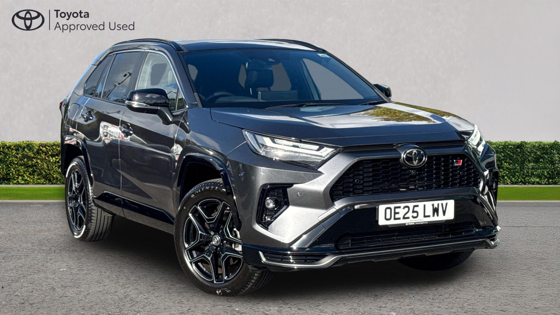 Main listing image - Toyota RAV4