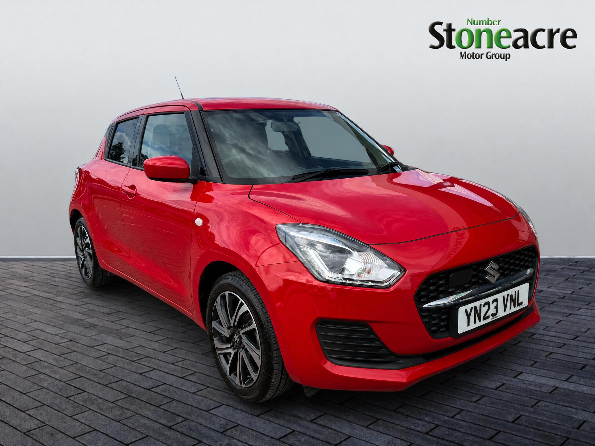 Main listing image - Suzuki Swift