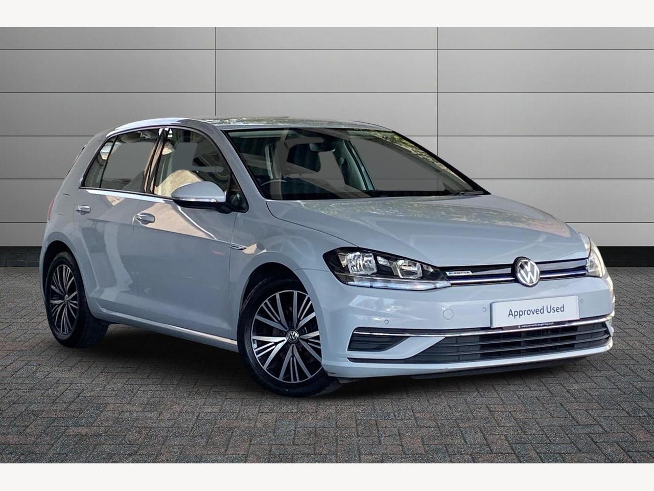 Main listing image - Volkswagen Golf