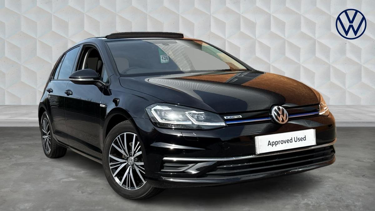 Main listing image - Volkswagen Golf