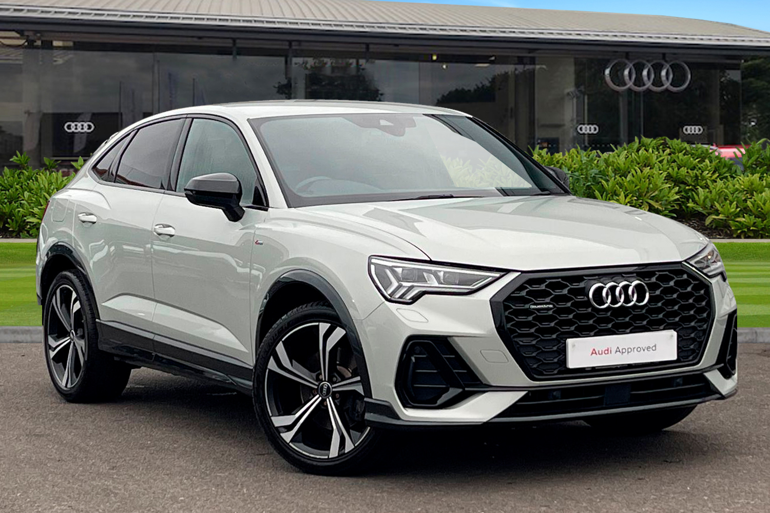 Main listing image - Audi Q3