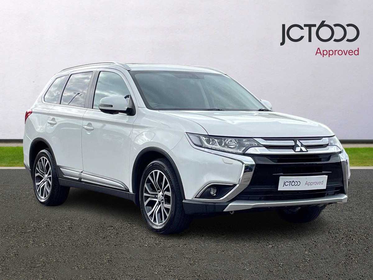 Main listing image - Mitsubishi Outlander
