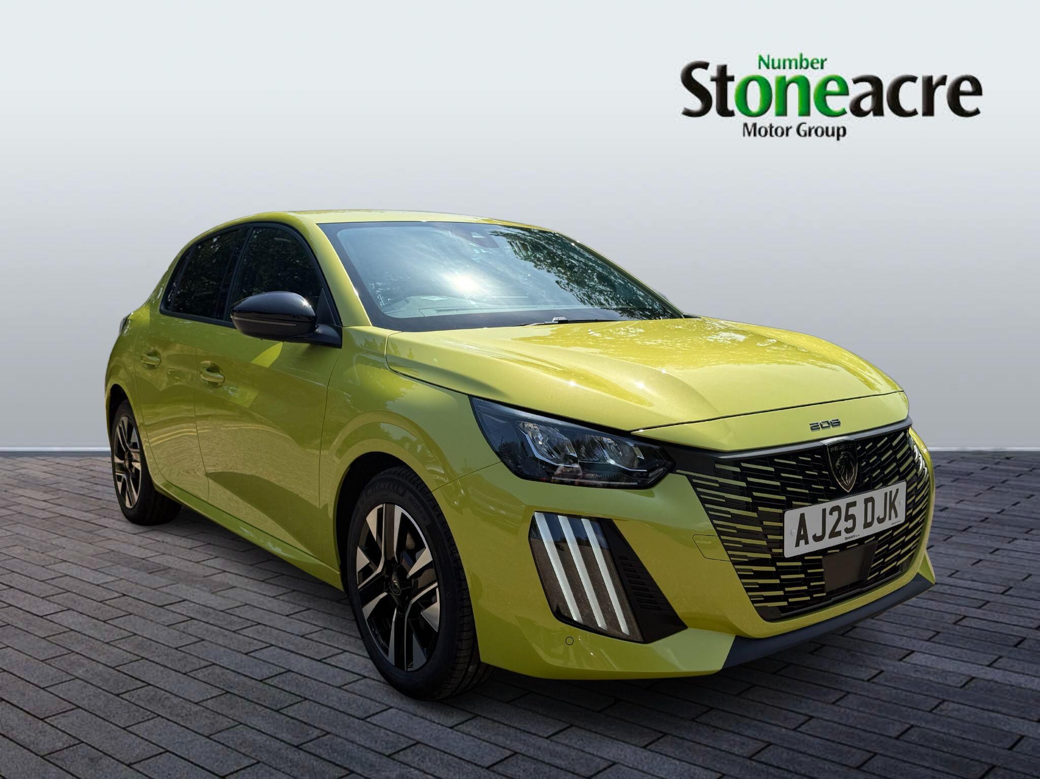 Main listing image - Peugeot 208