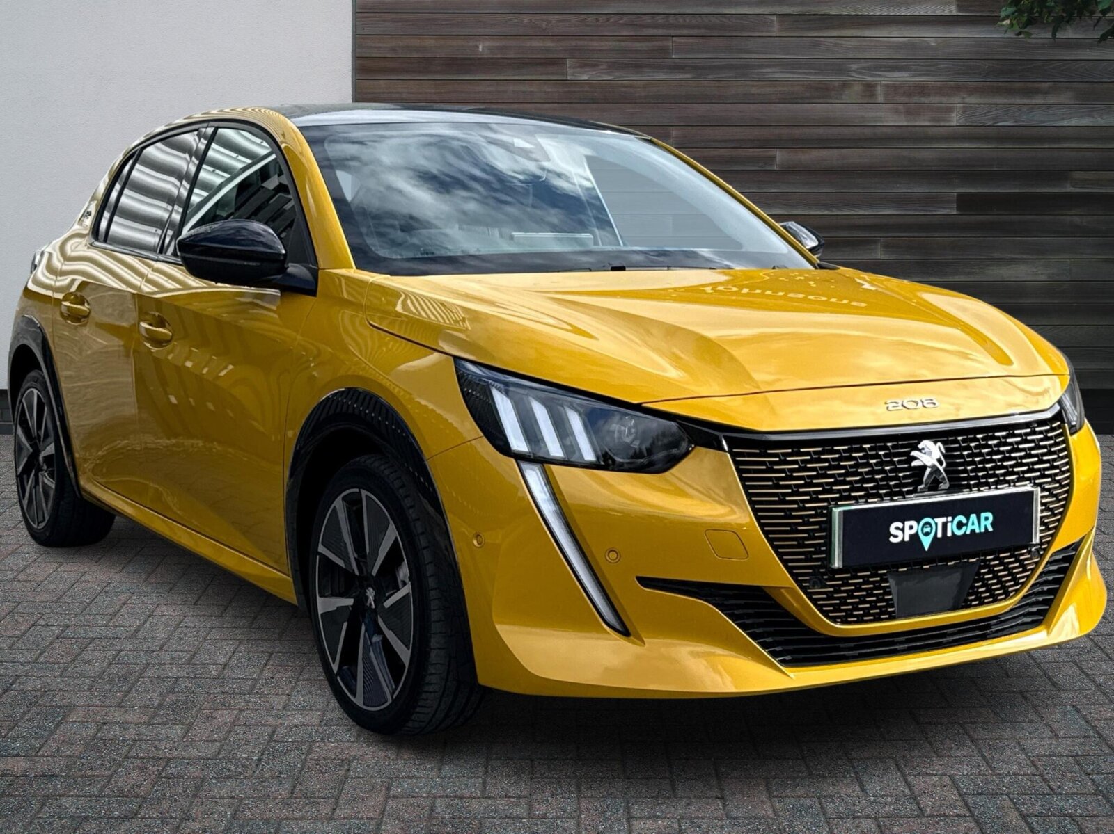 Main listing image - Peugeot e-208