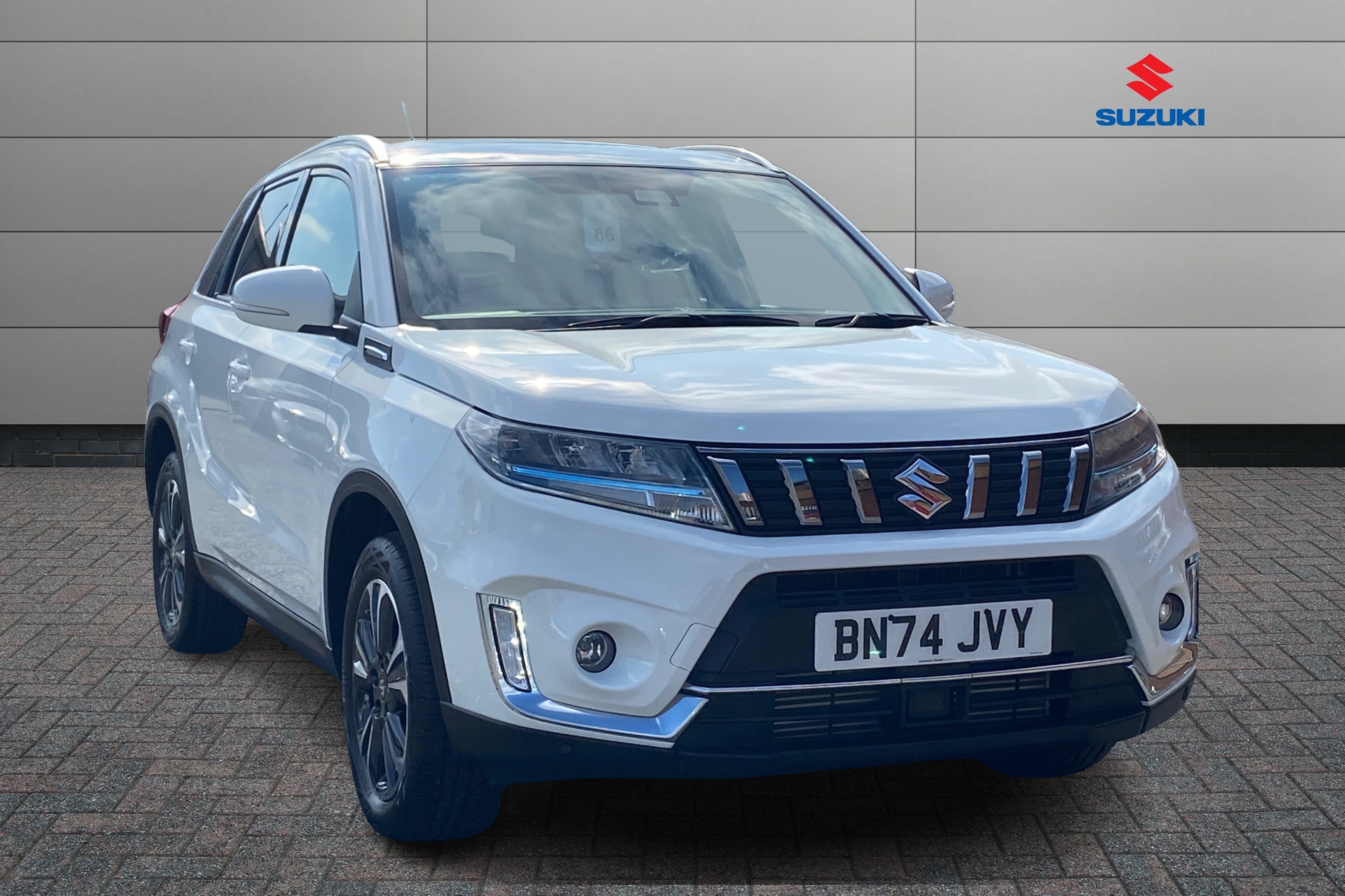 Main listing image - Suzuki Vitara