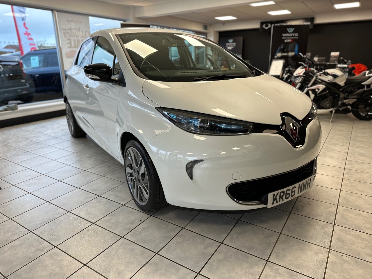 Main listing image - Renault Zoe