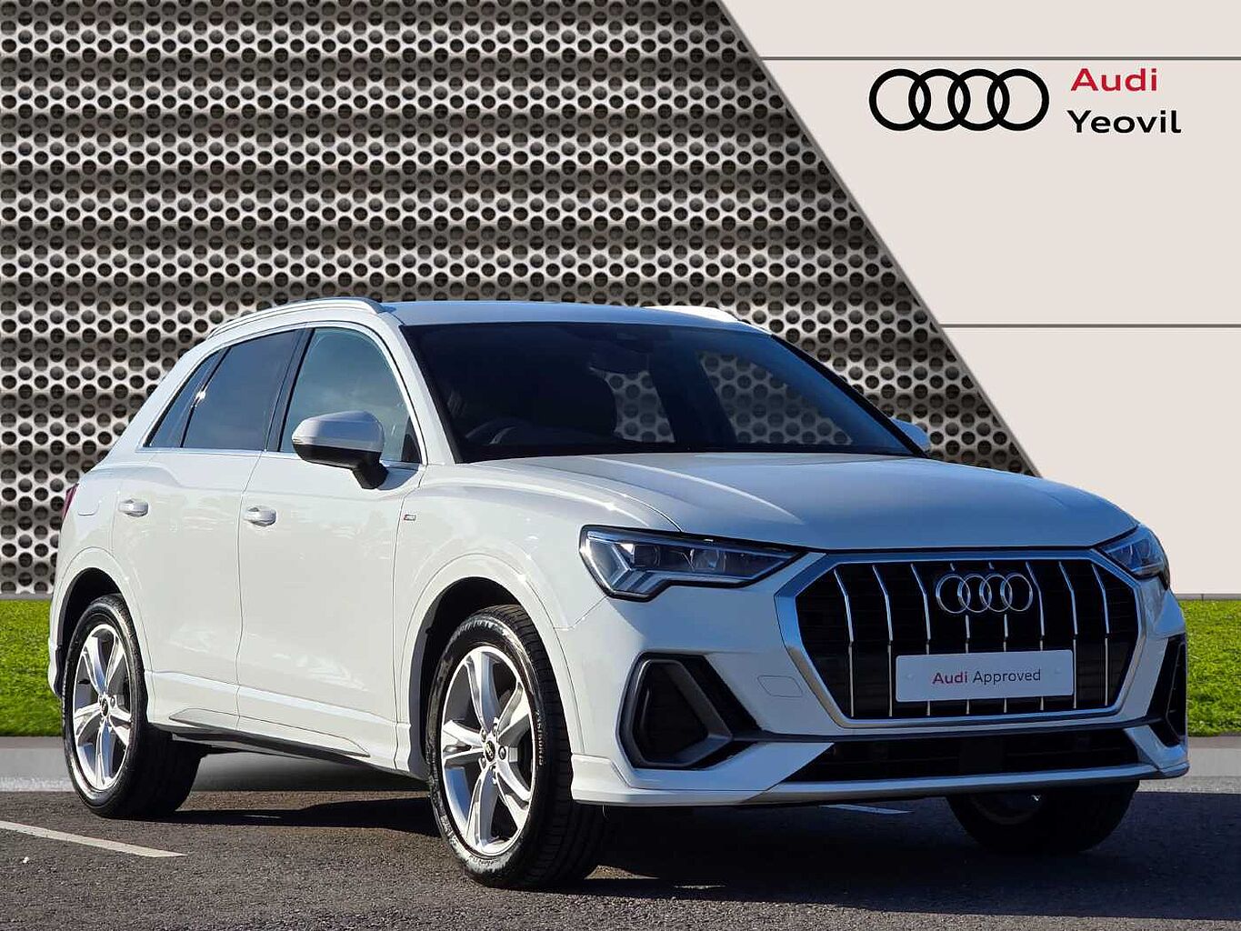 Main listing image - Audi Q3
