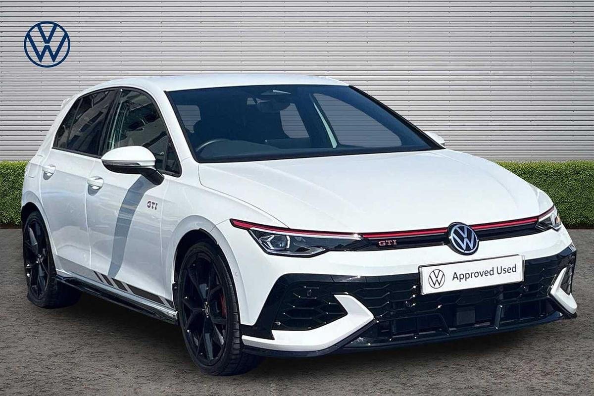 Main listing image - Volkswagen Golf