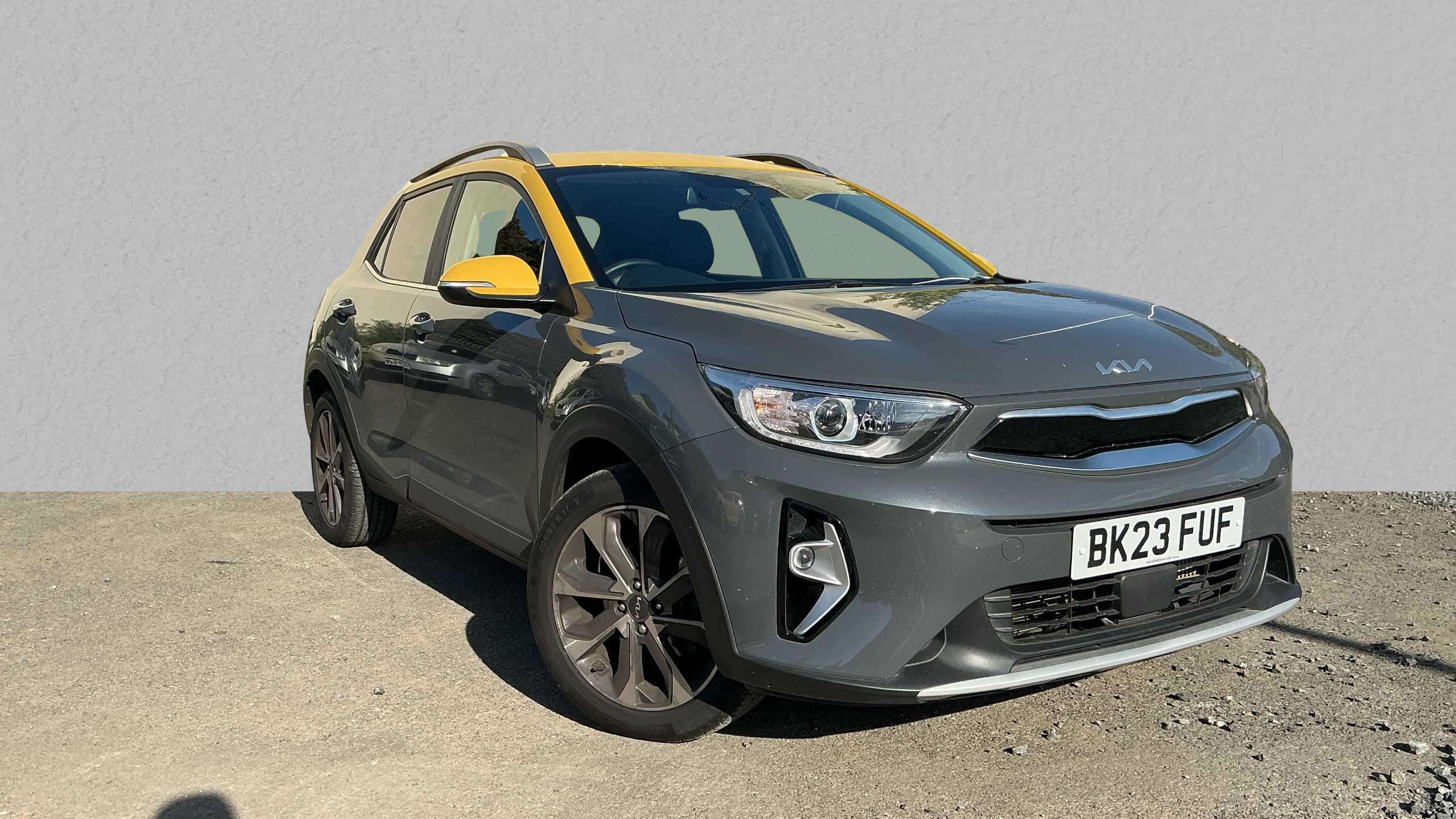 Main listing image - Kia Stonic