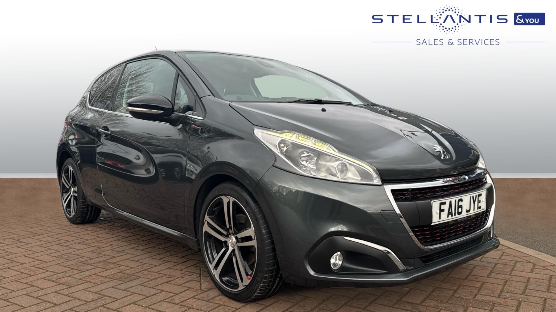 Main listing image - Peugeot 208