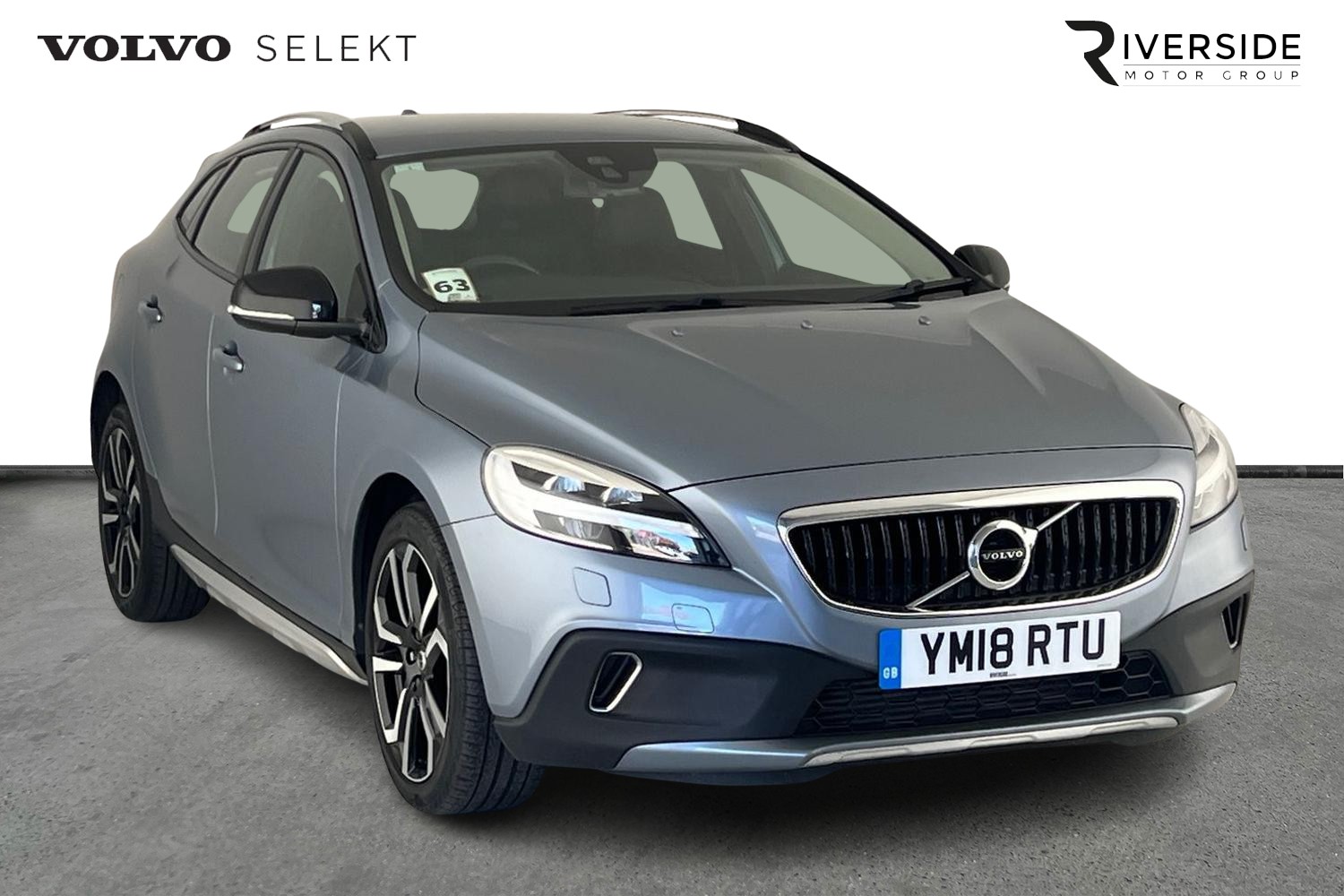 Main listing image - Volvo V40 Cross Country