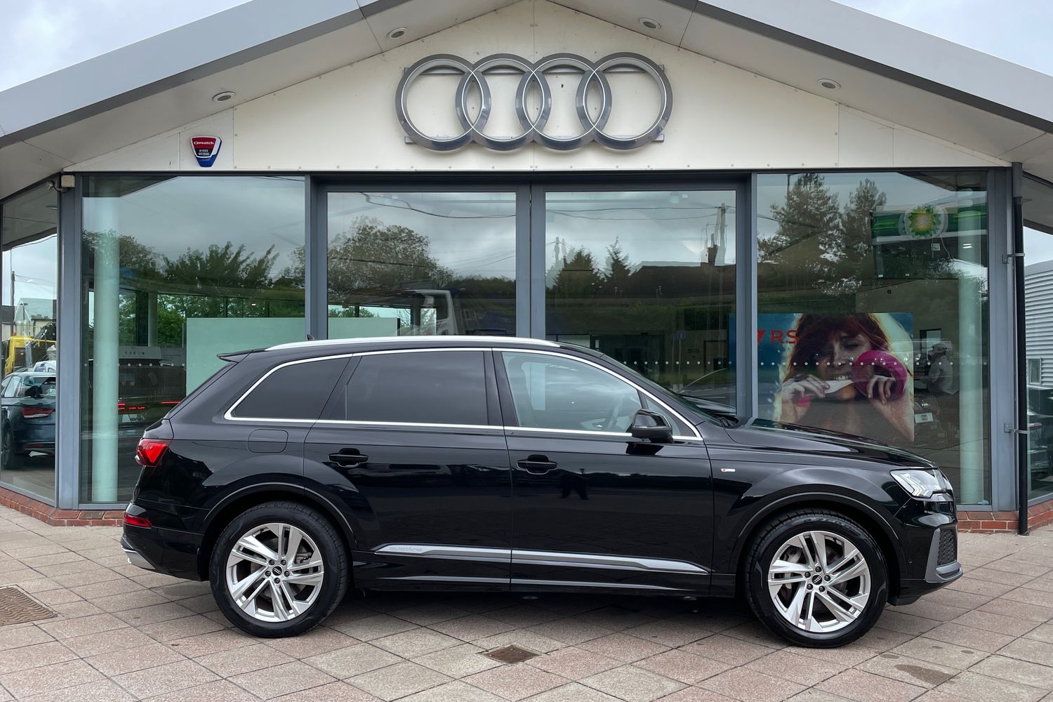 Main listing image - Audi Q7