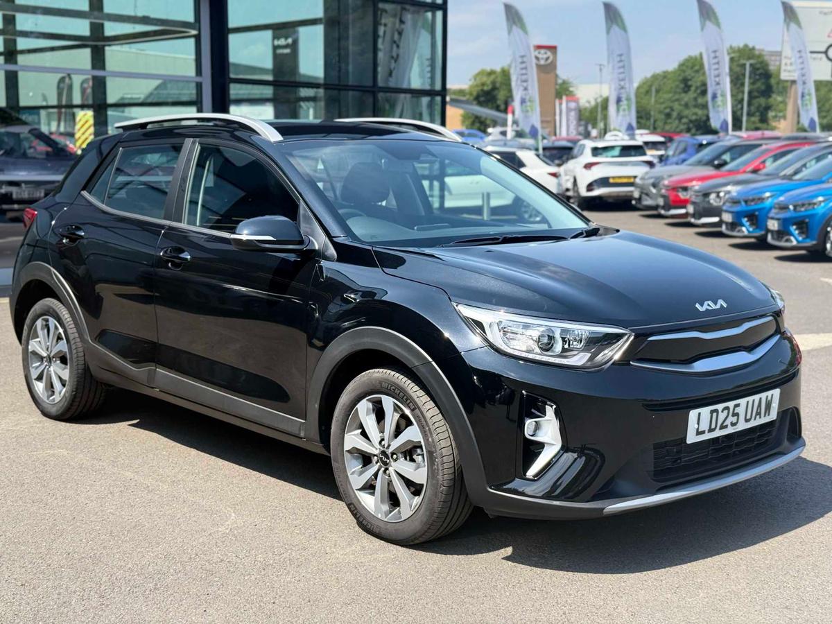 Main listing image - Kia Stonic