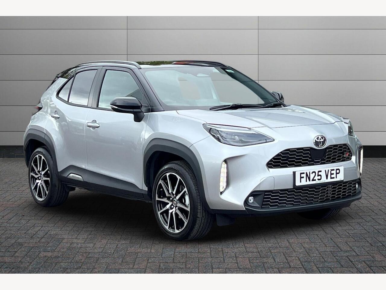 Main listing image - Toyota Yaris Cross