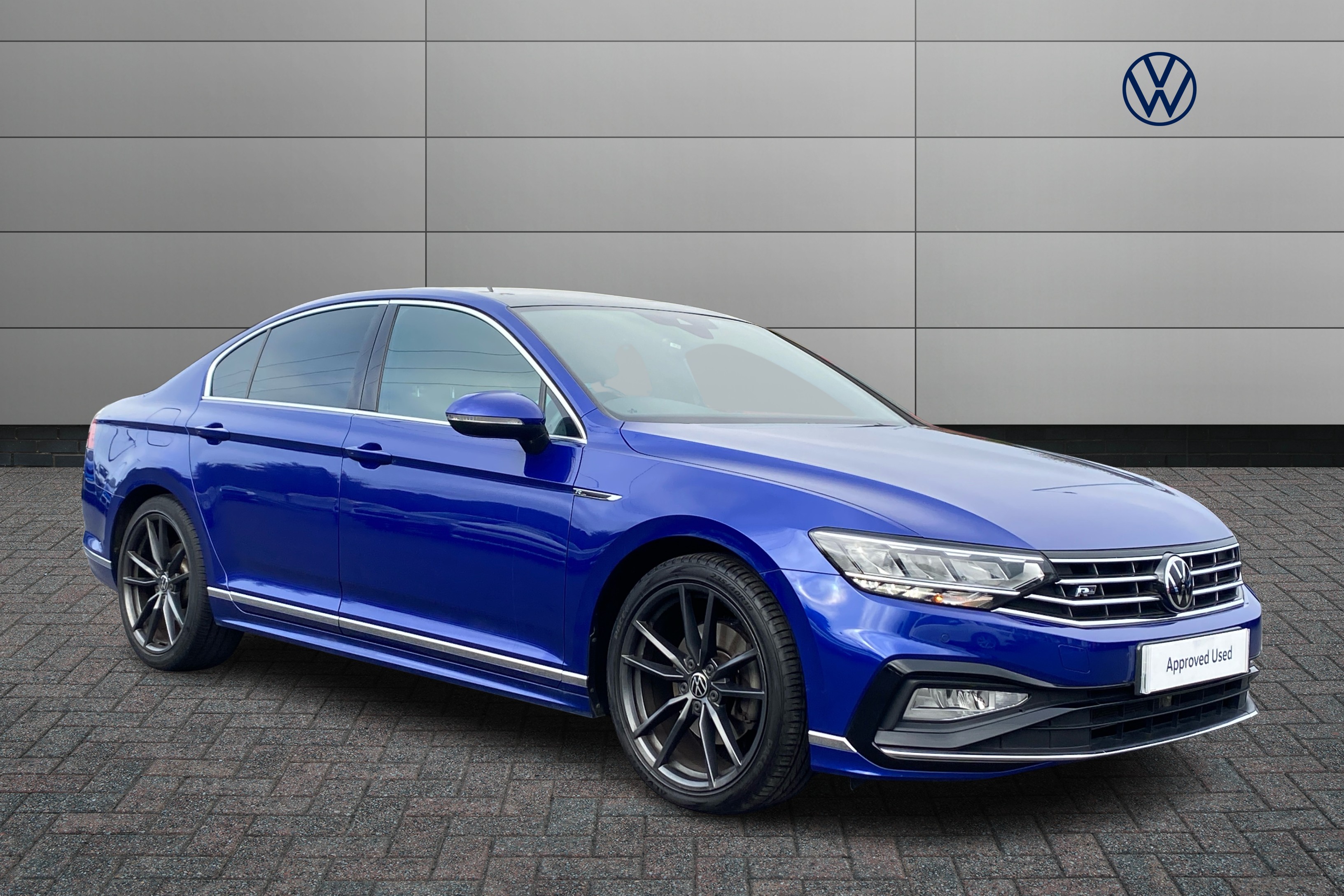 Main listing image - Volkswagen Passat