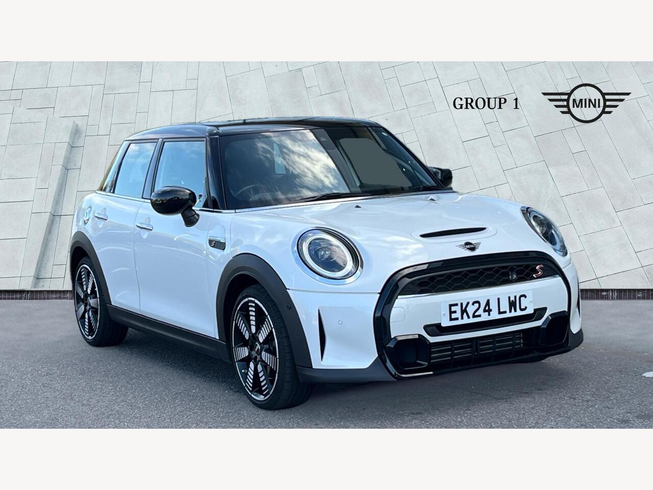 Main listing image - MINI Hatchback 5dr