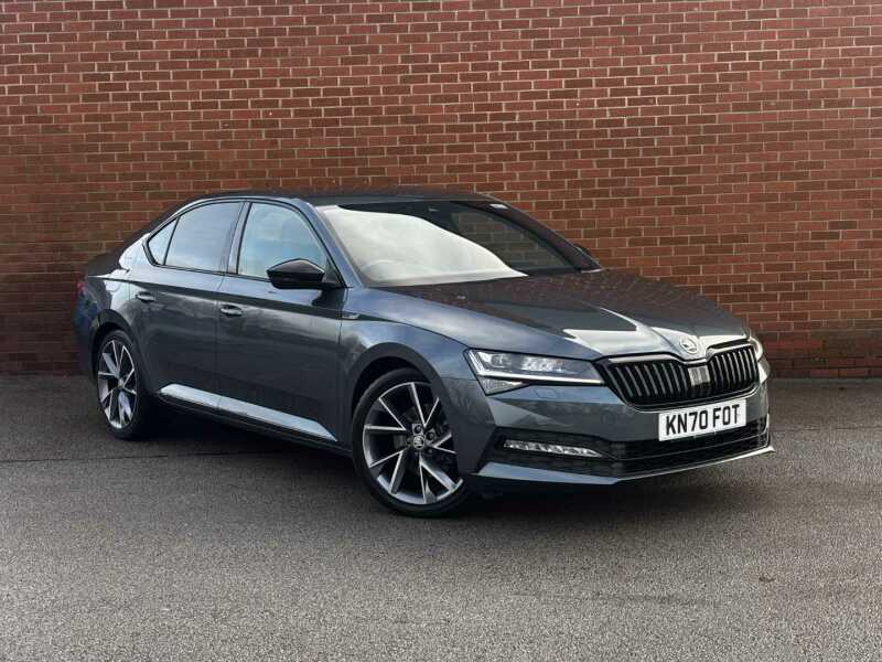 Main listing image - Skoda Superb