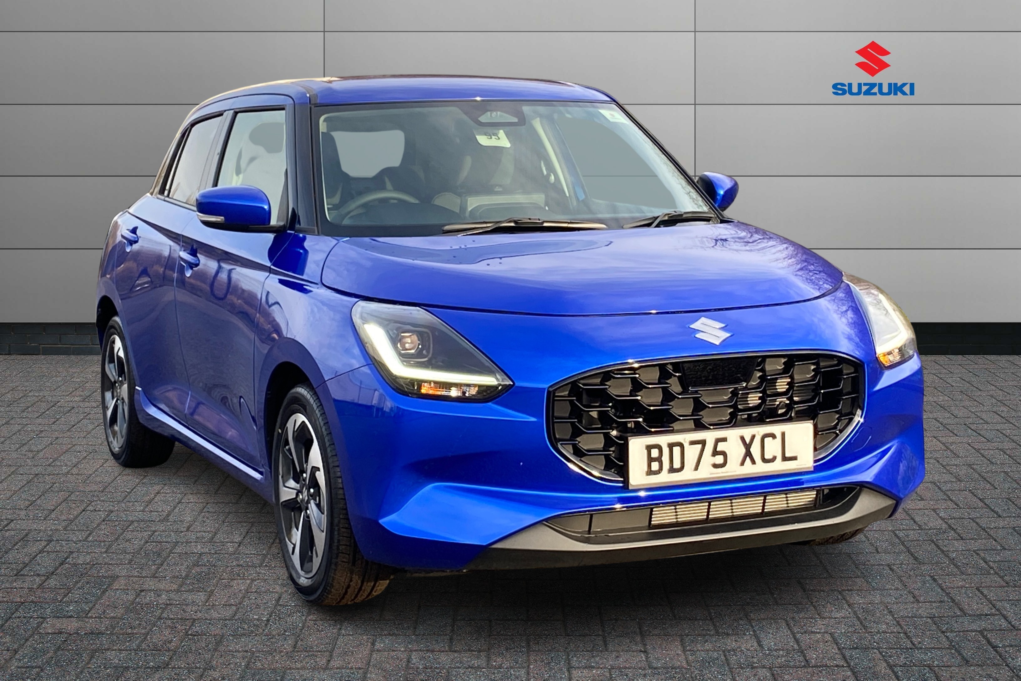 Main listing image - Suzuki Swift