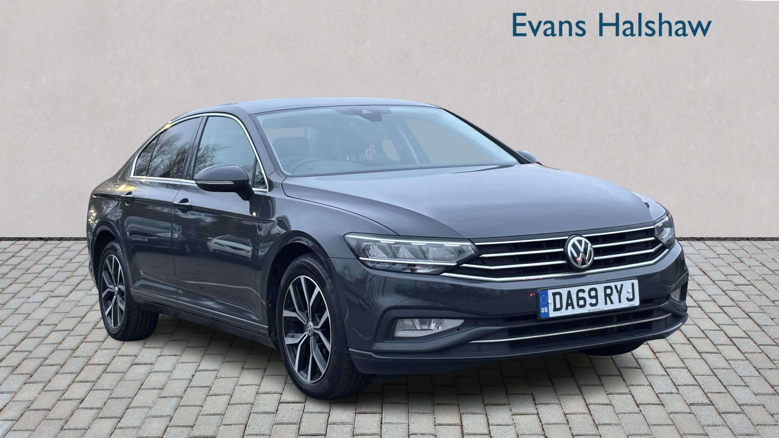 Main listing image - Volkswagen Passat