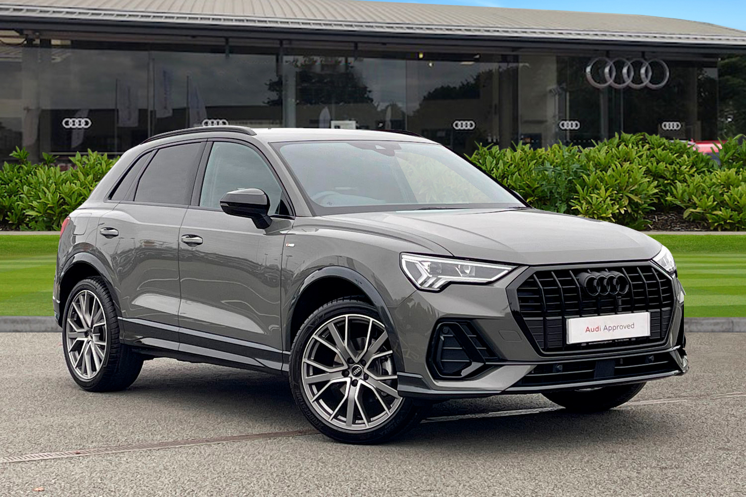 Main listing image - Audi Q3