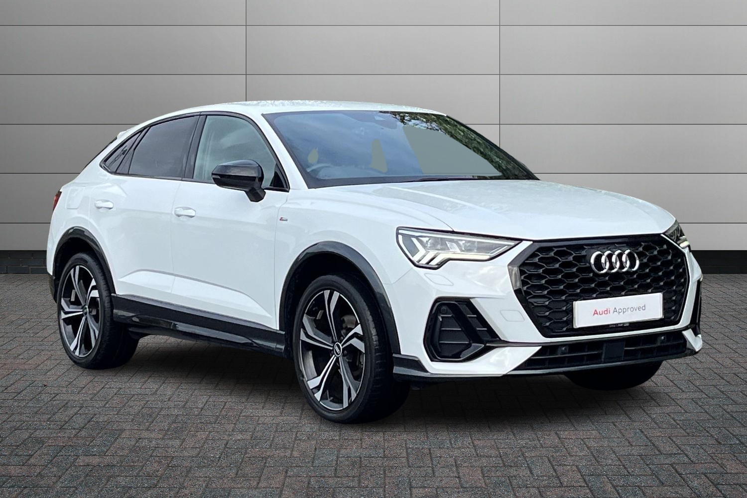 Main listing image - Audi Q3