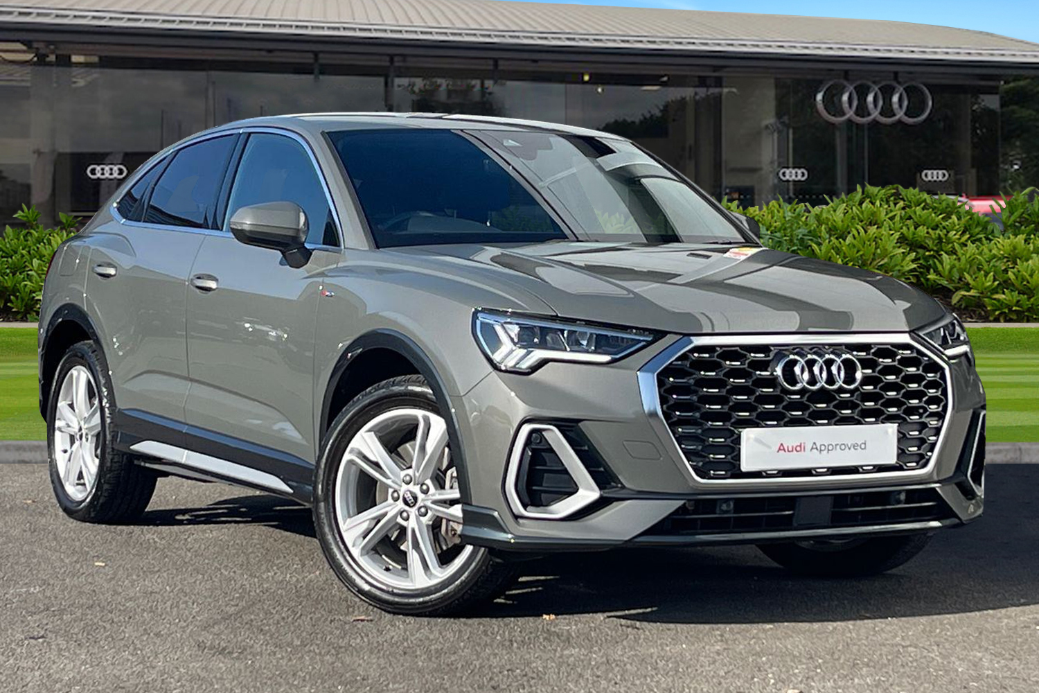 Main listing image - Audi Q3