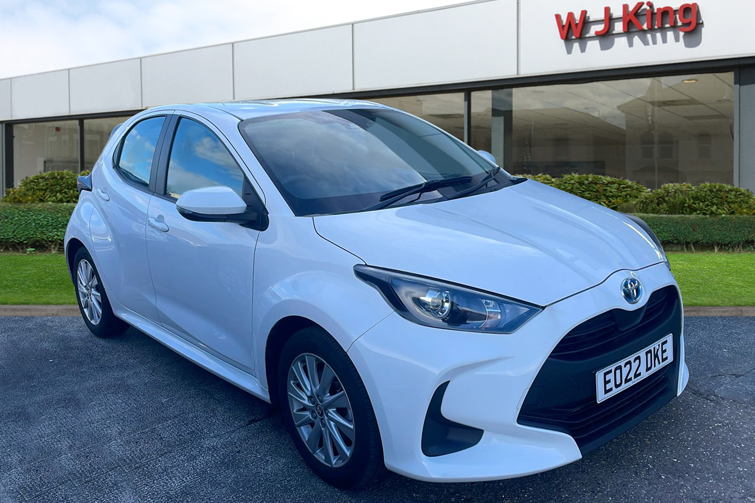 Main listing image - Toyota Yaris