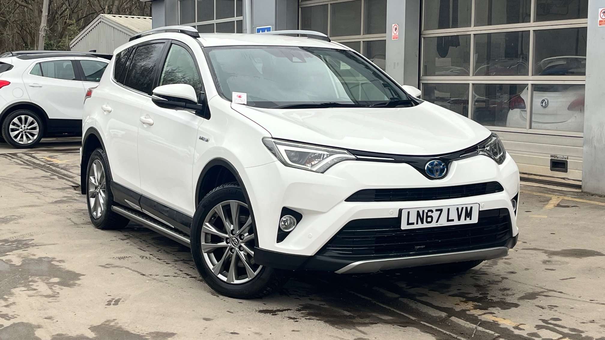 Main listing image - Toyota RAV4