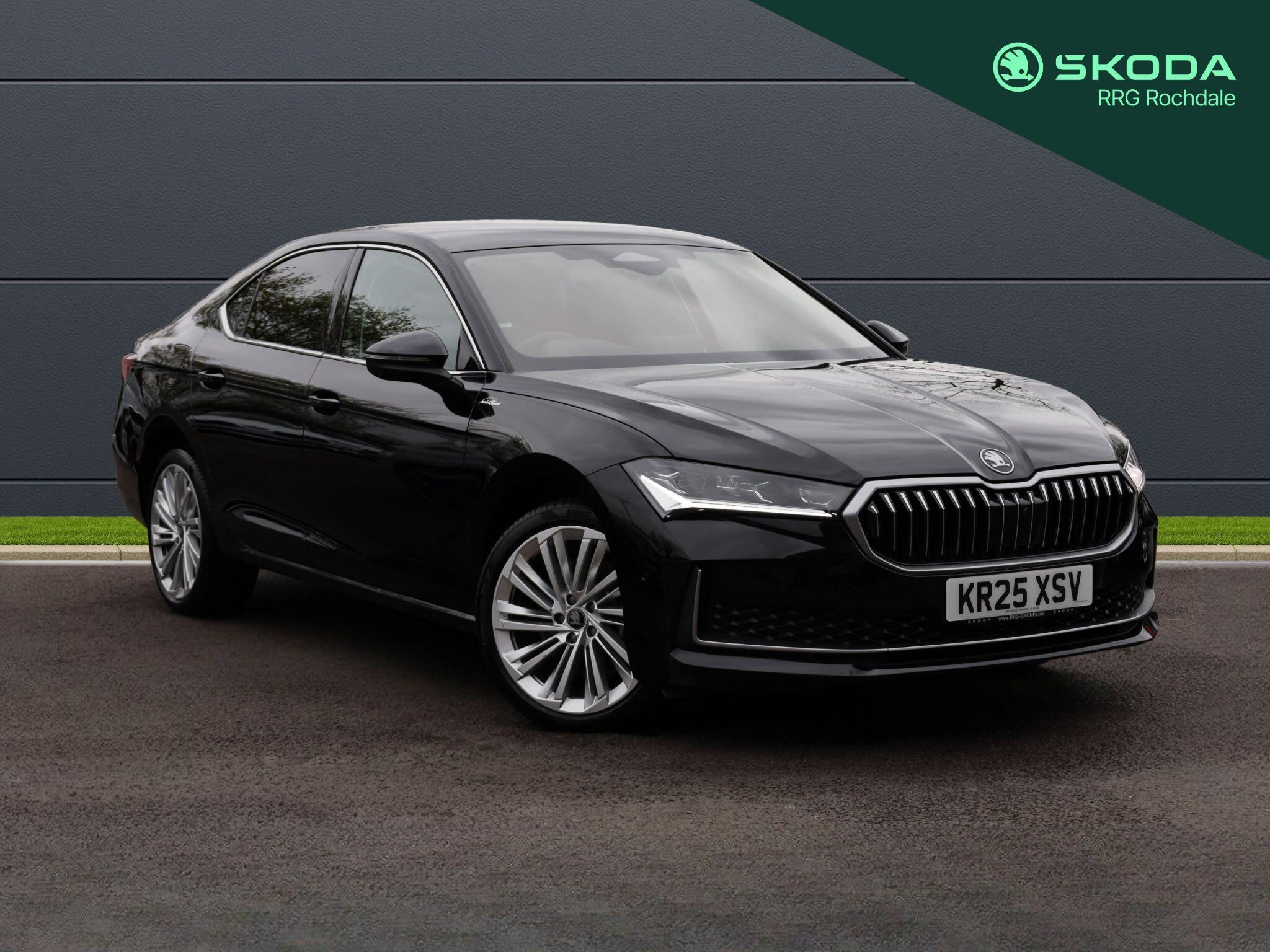 Main listing image - Skoda Superb
