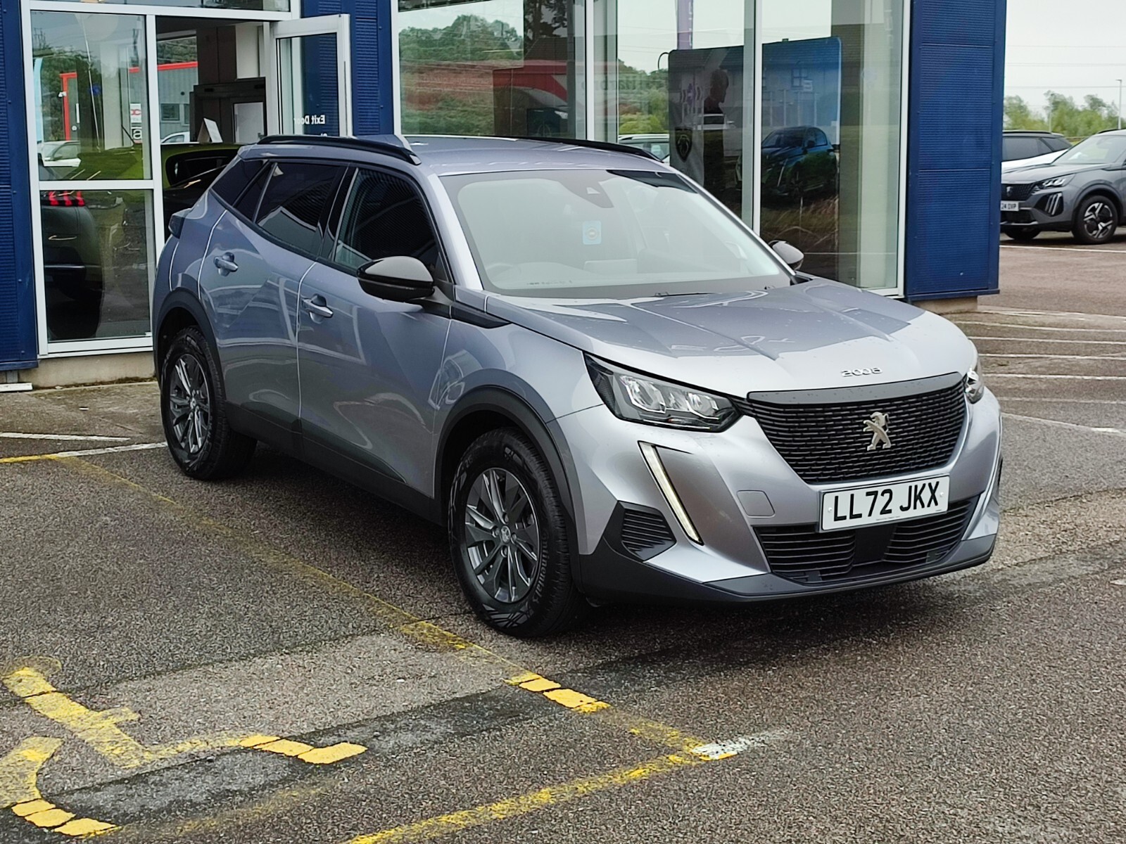 Main listing image - Peugeot 2008