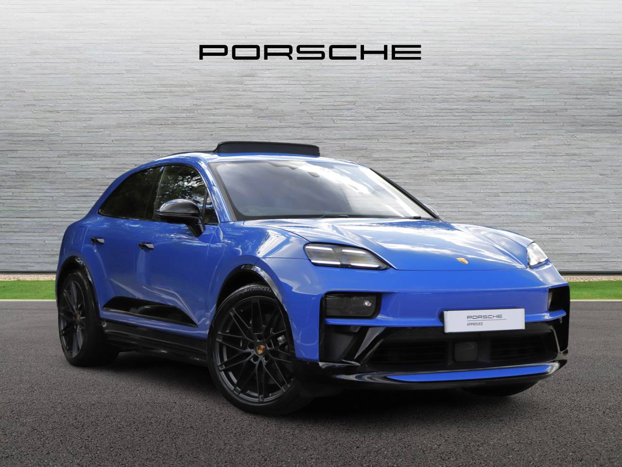 Main listing image - Porsche Macan