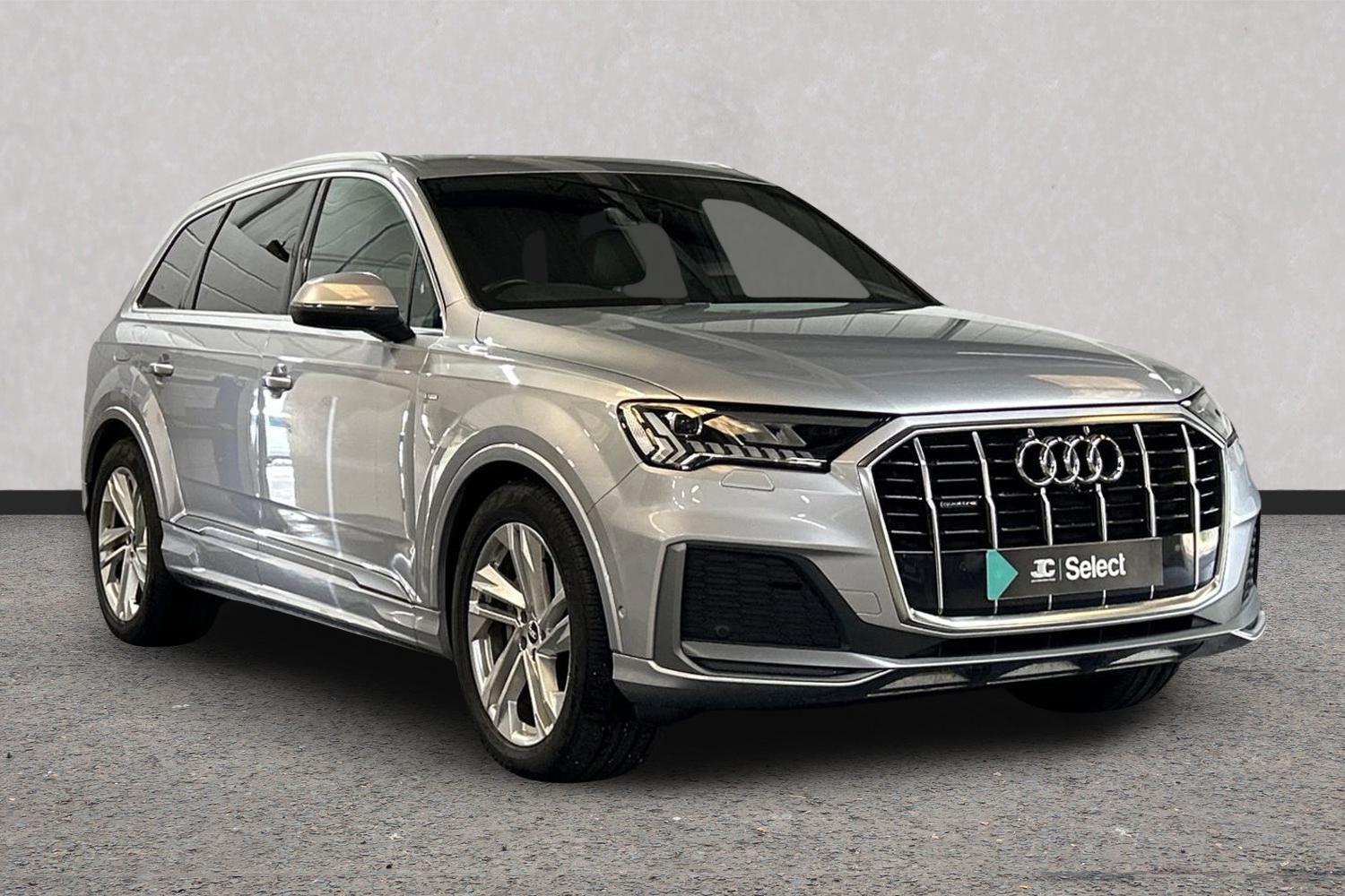 Main listing image - Audi Q7