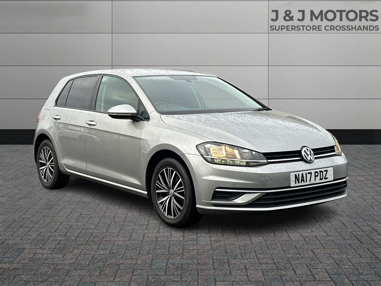 Main listing image - Volkswagen Golf