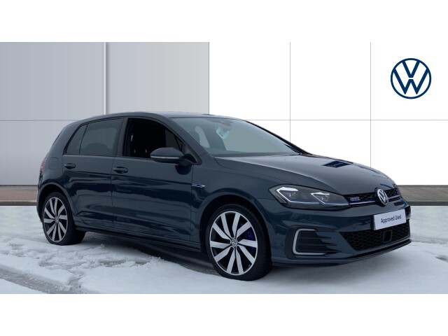 Main listing image - Volkswagen Golf GTE