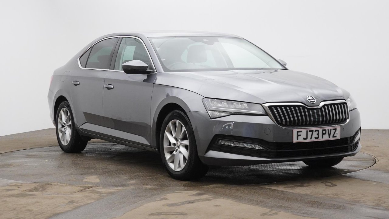 Main listing image - Skoda Superb