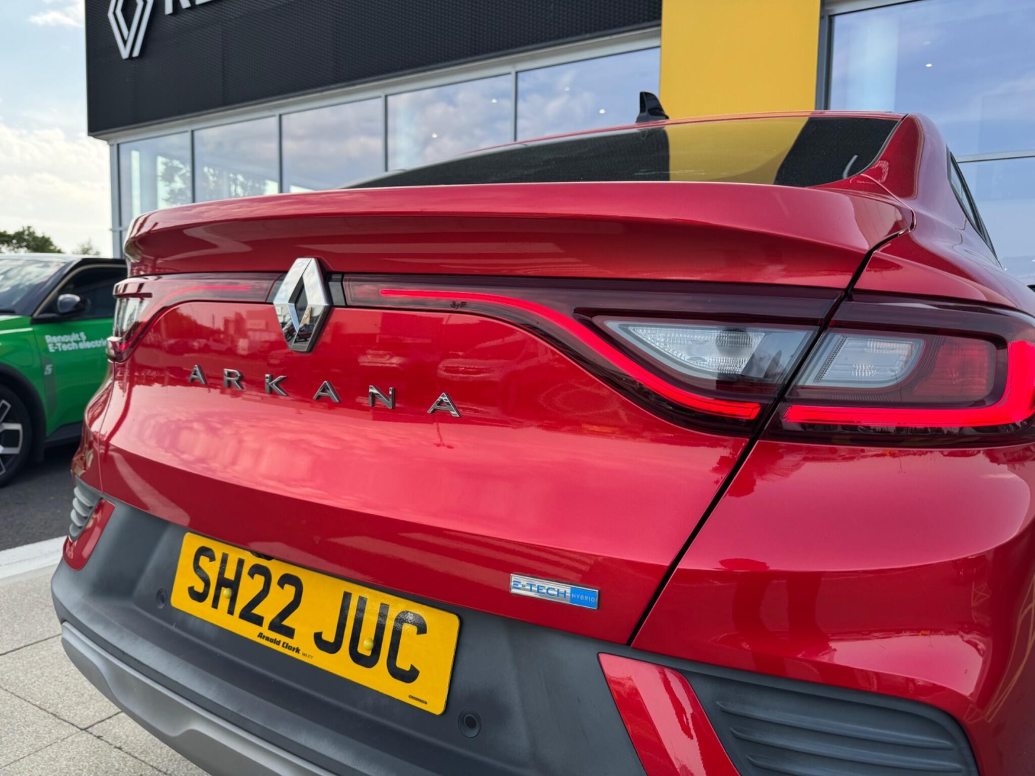 Main listing image - Renault Arkana