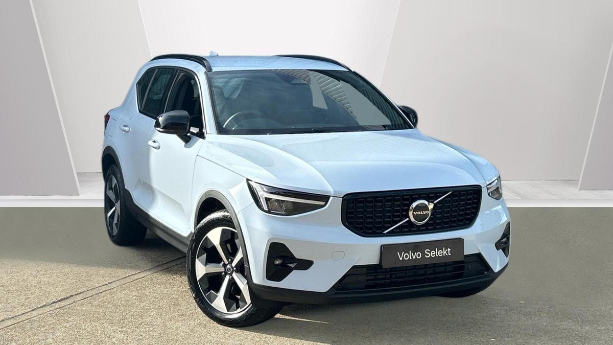 Main listing image - Volvo XC40