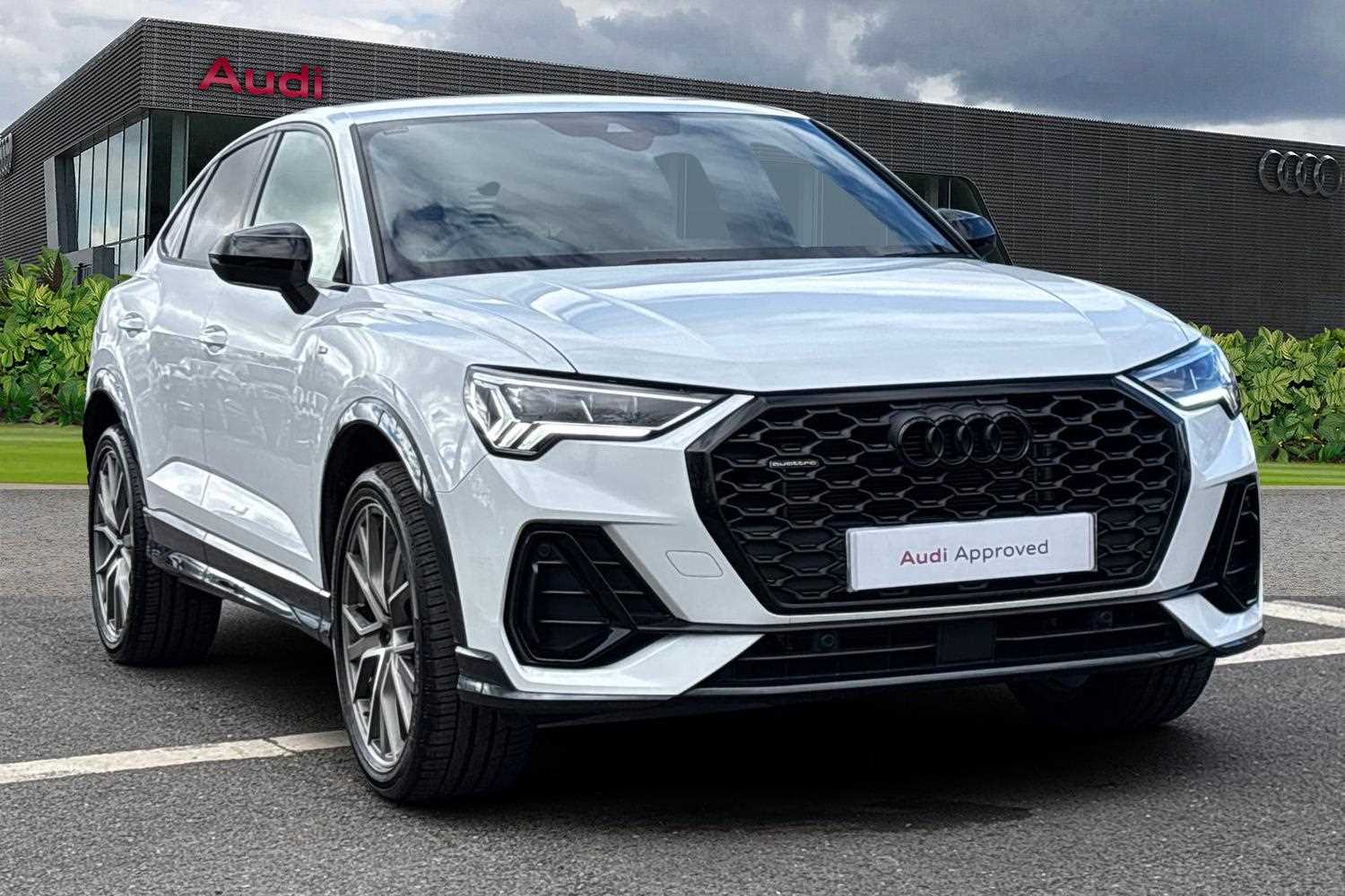 Main listing image - Audi Q3