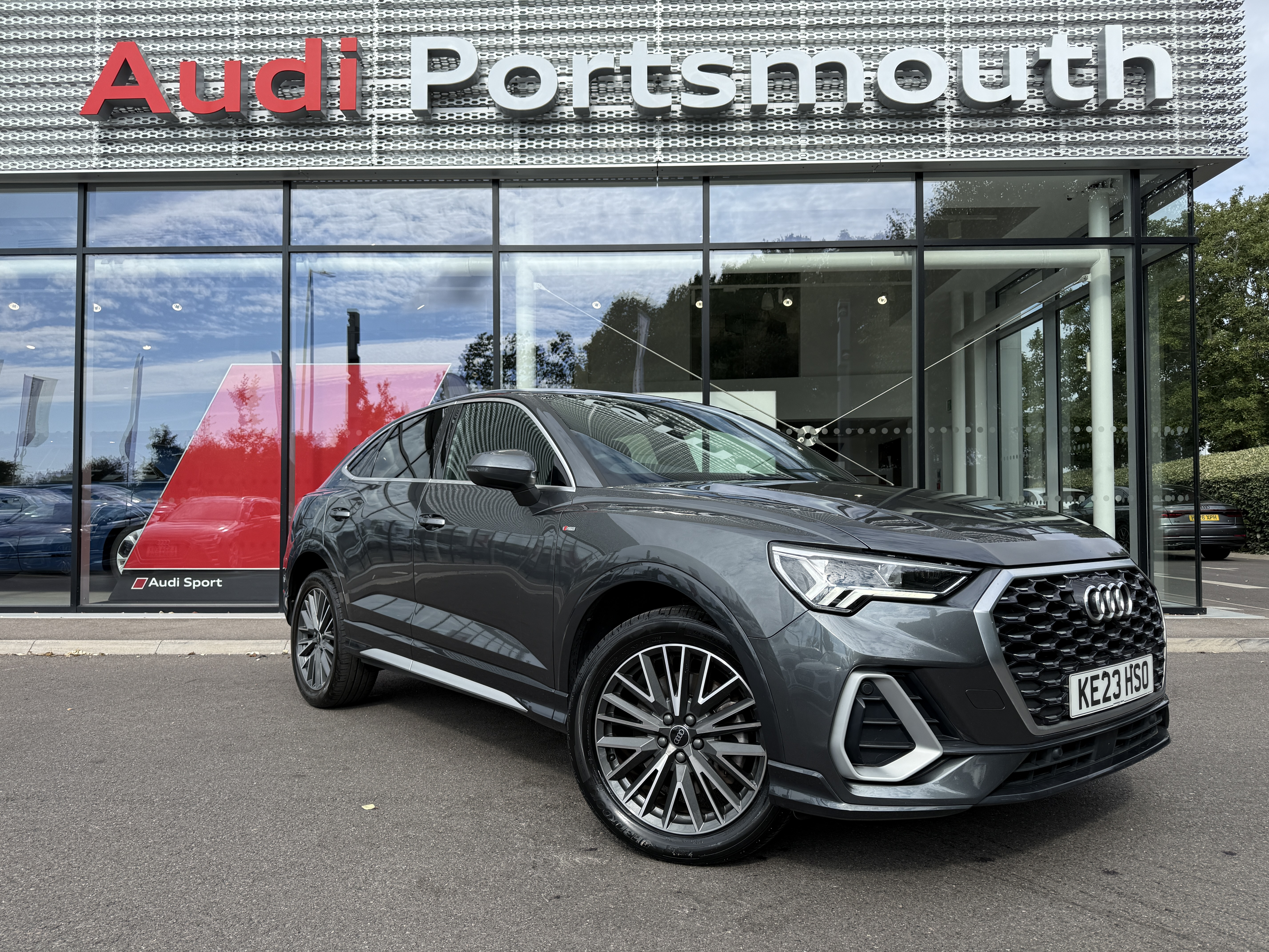 Main listing image - Audi Q3