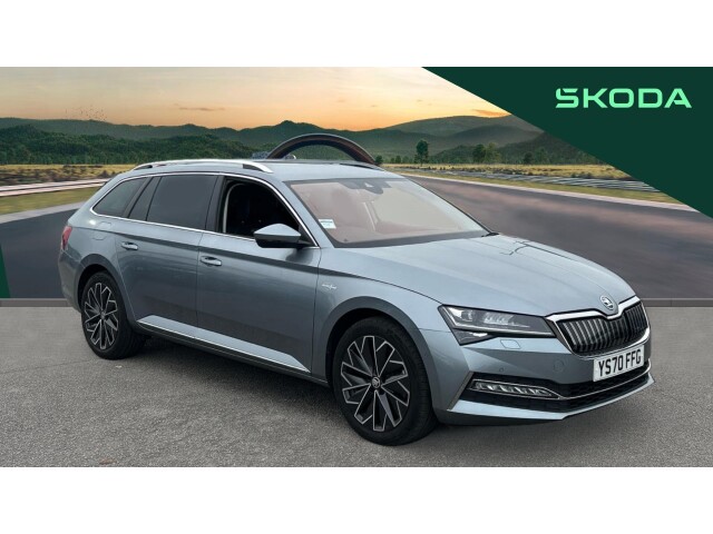 Main listing image - Skoda Superb Estate