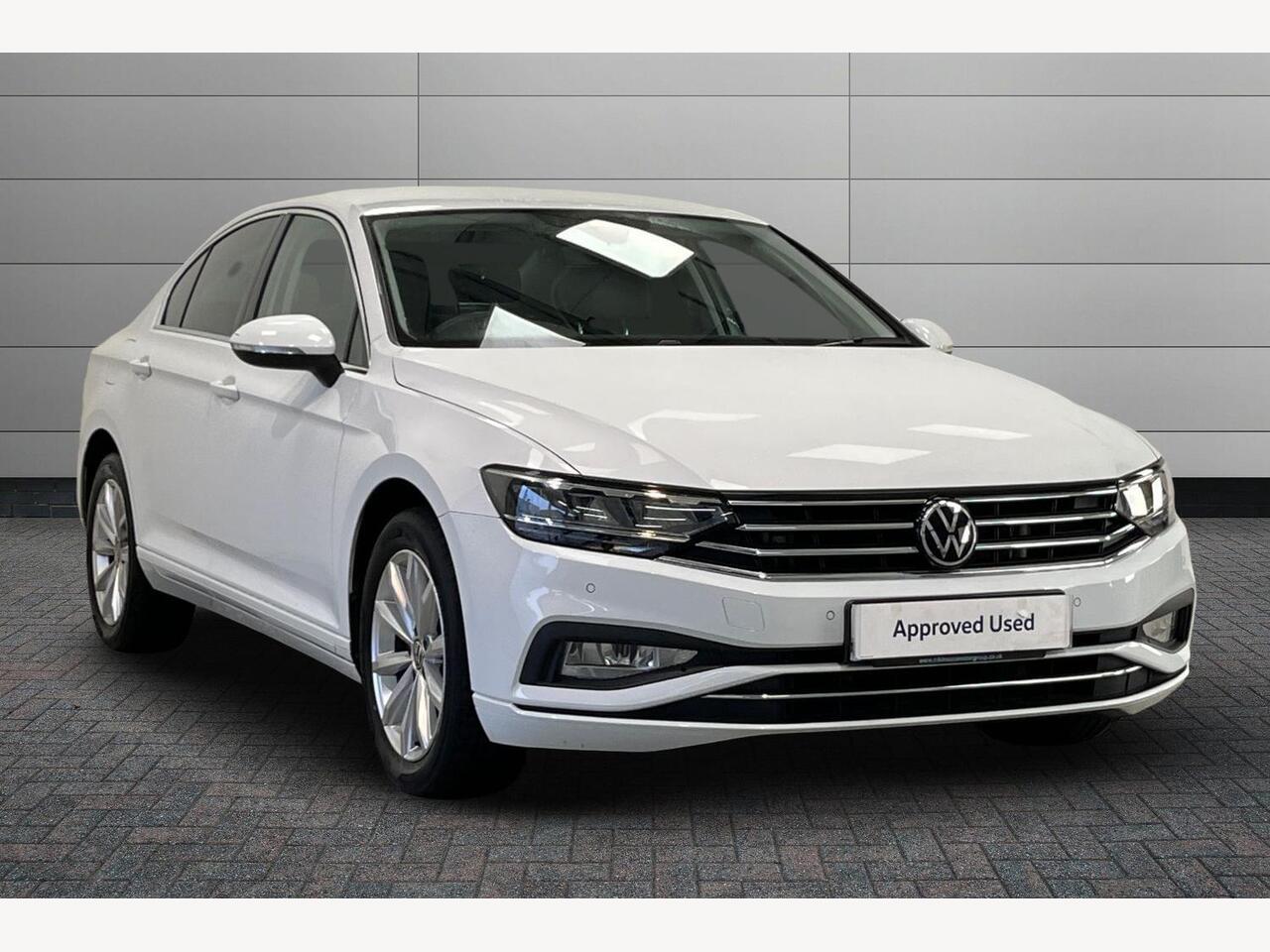 Main listing image - Volkswagen Passat