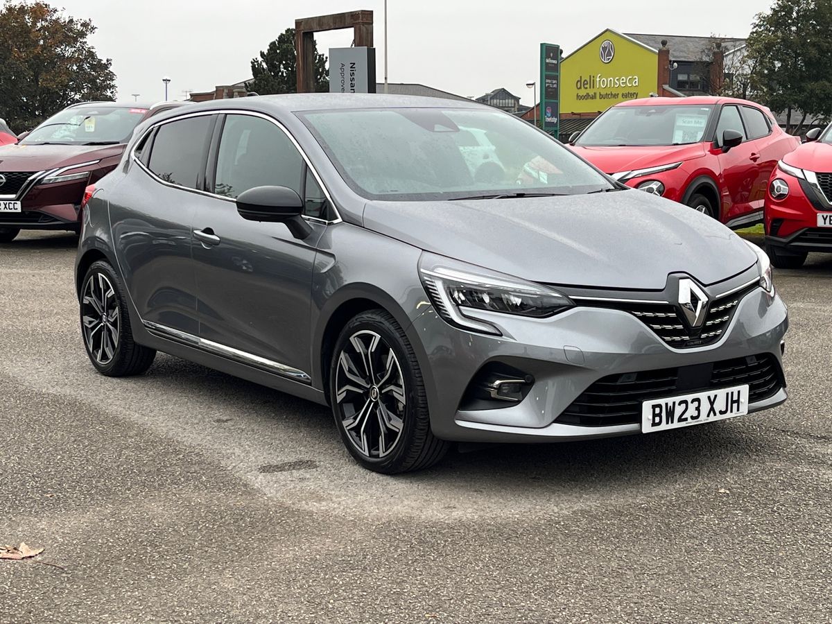 Main listing image - Renault Clio